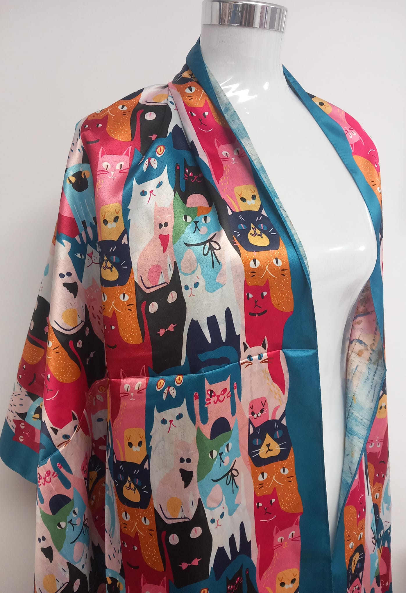 Pasmina Reversible 100% Silk Cute Kittens