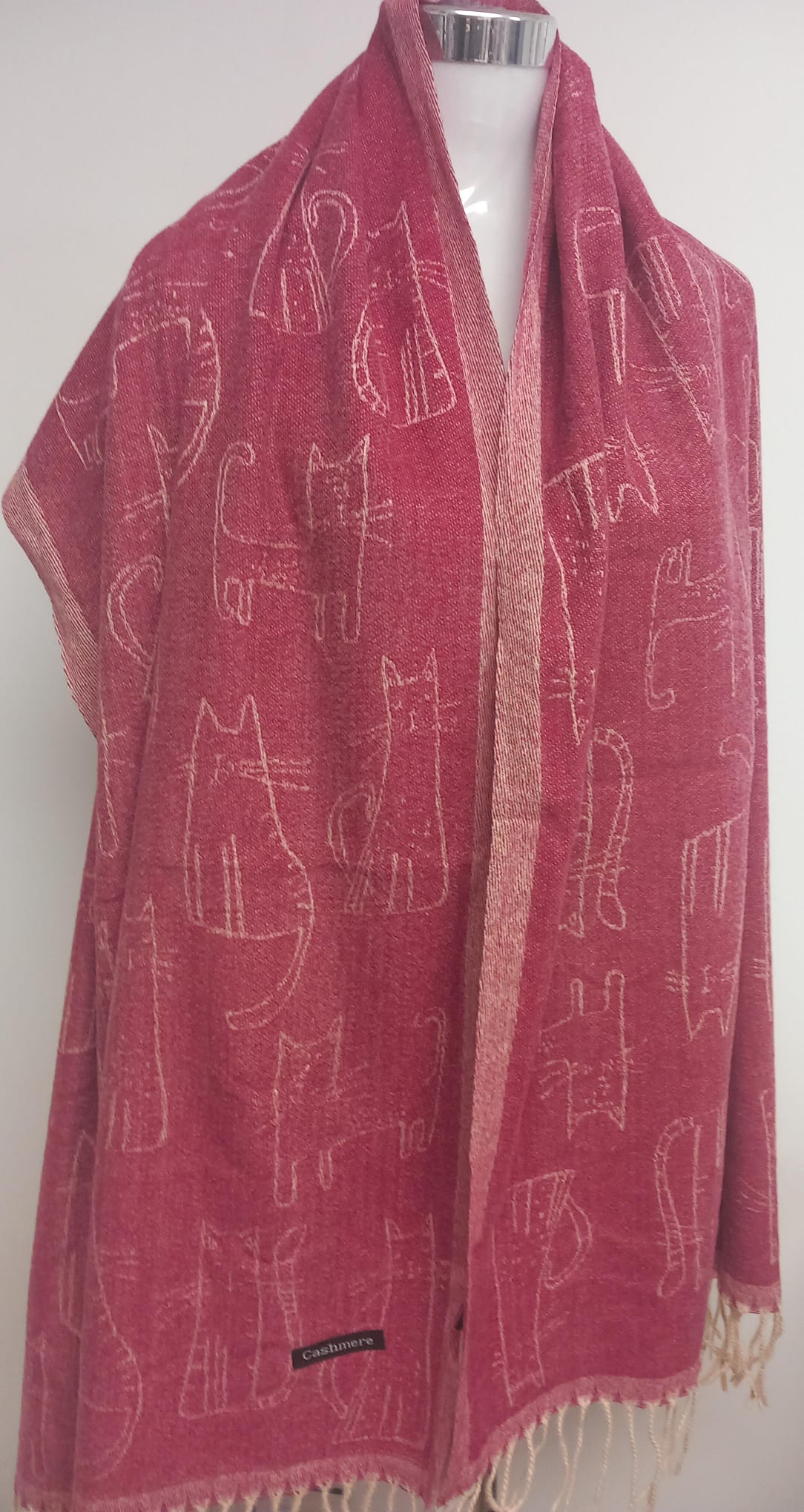 Reversible cats scarf in maroon red wine and beige