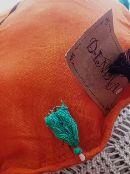 Cojín de suelo,zafú 58cm de diámetro,en patchwork,bordado artesanalmente en India.Envío Gratis y precio sin competencia.