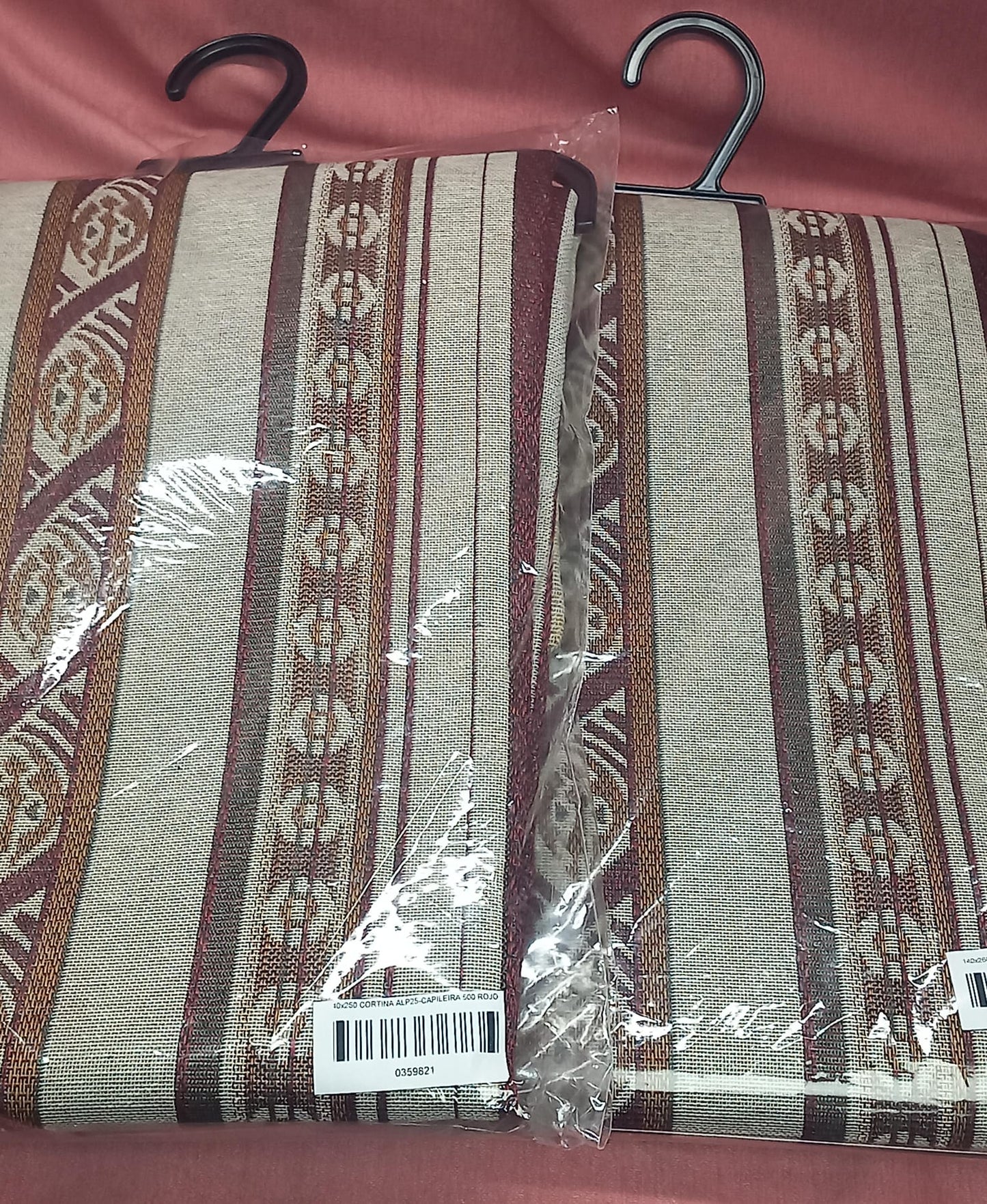 Cortinas rústicas confeccionadas con rojo.Envío Gratis.12.99€ un precio sin competencia con resultado excelentes garantizado.