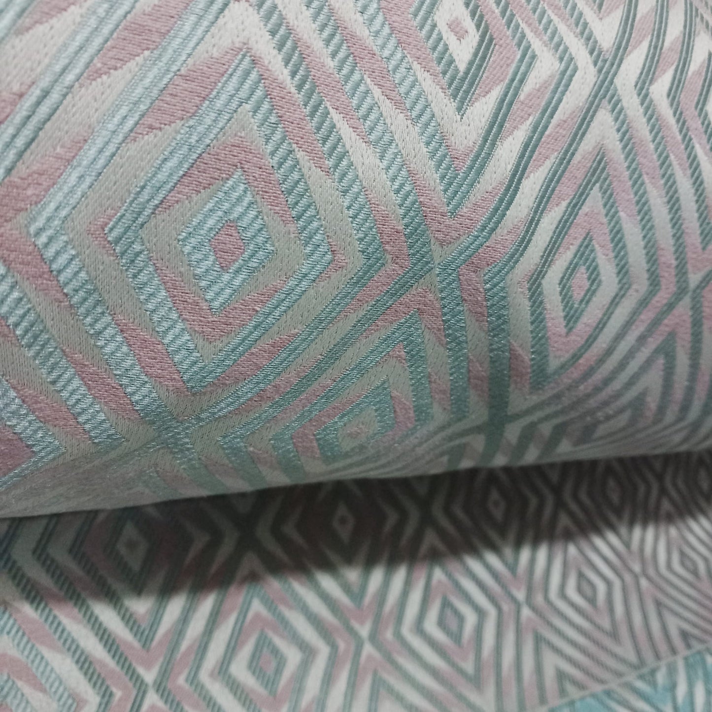 Tela satinada boho nude o aguamarina.con doble de ancho.Envío gratis.El precio es por metro lineal.MODELO BOHO EN AMBOS COLORES.