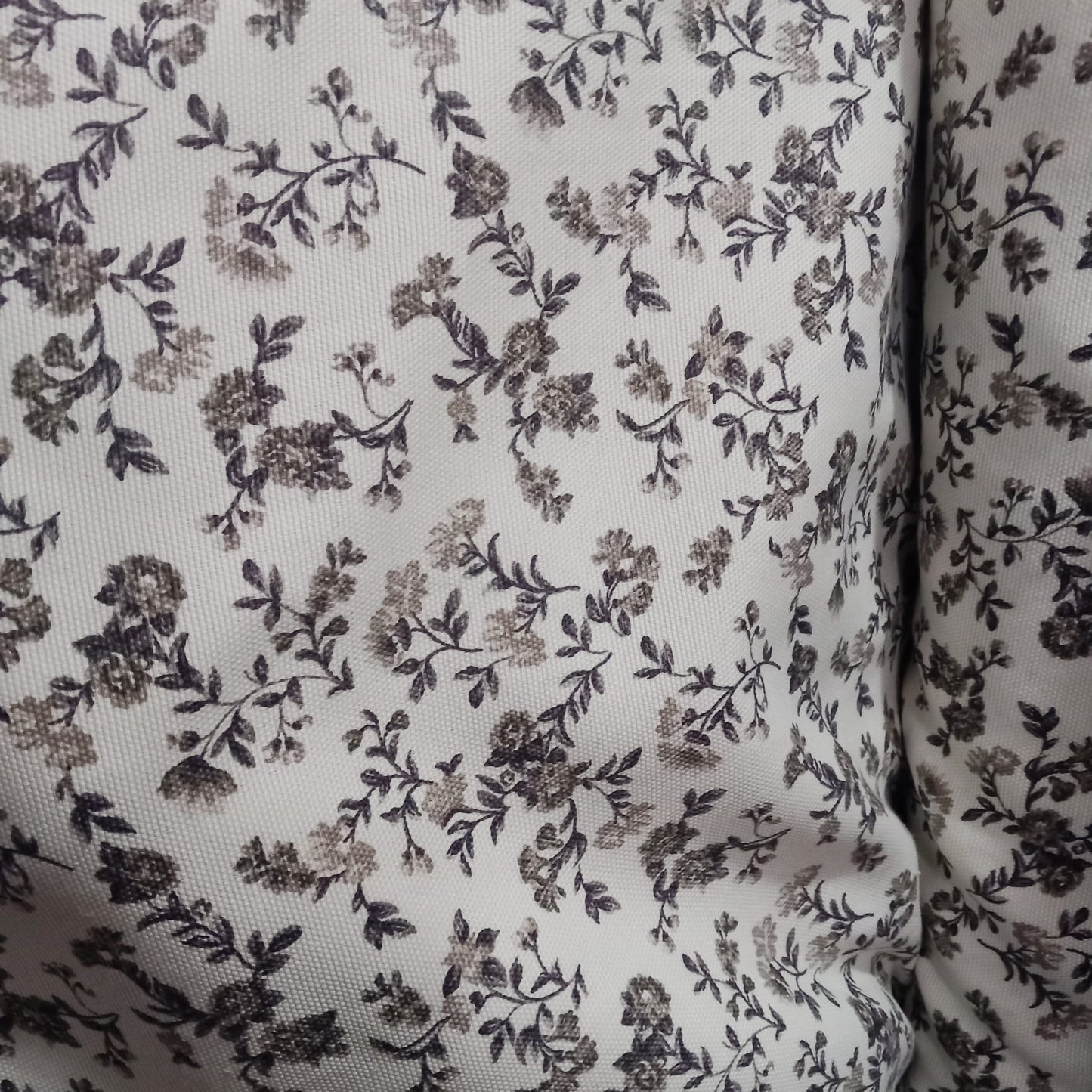 Tela algodón flores tierra con doble de ancho.Envío gratis.El precio es por metro lineal.MODELO FLORES TIERRA.