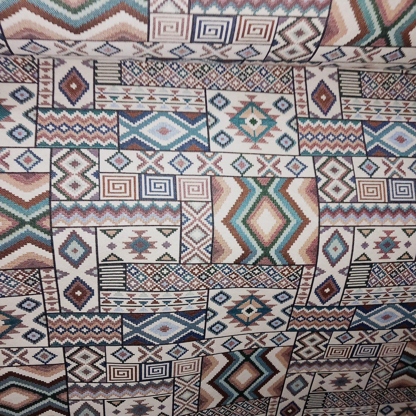 Tela modelo étnica con doble de ancho.Envío gratis.El precio es por metro lineal.MODELO CANCÚN.