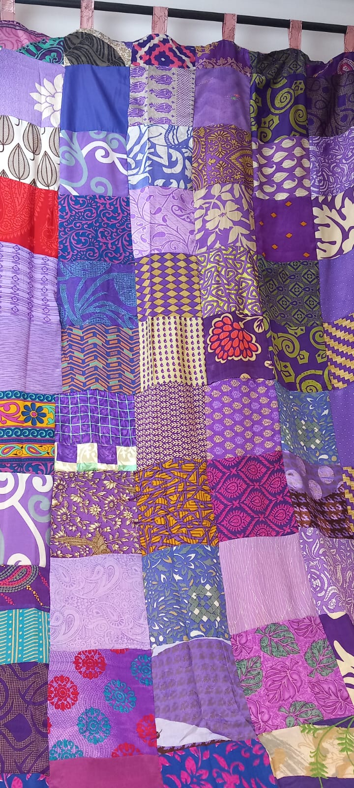 Cortinas reversibles ya confeccionadas técnico patchwork en India,modelo Maharaja.