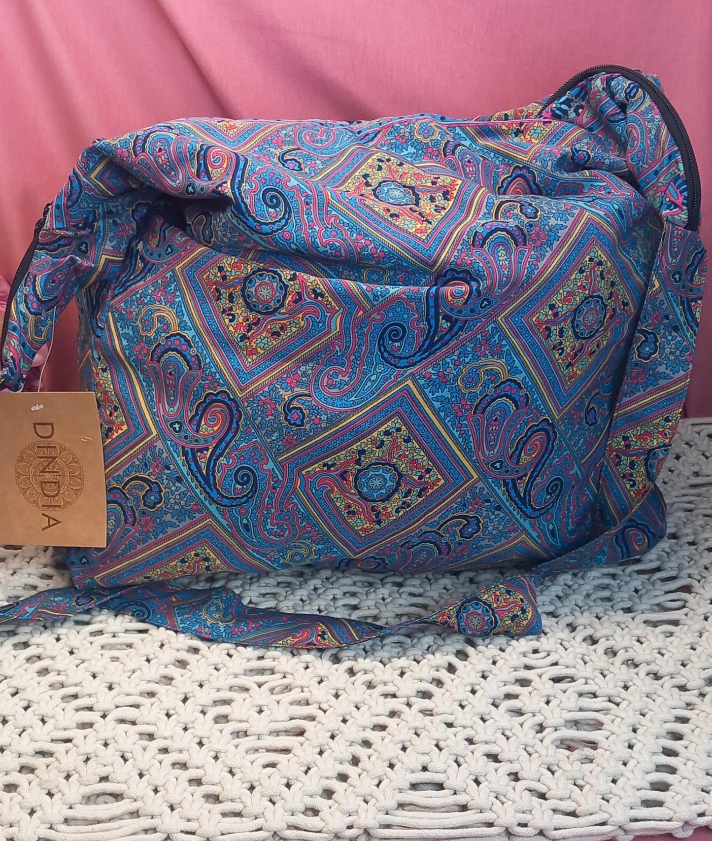 Bolso india 100%artesanía India...Con cremallera.Envío gratis sin pedido mínimo. Modelo Karma.