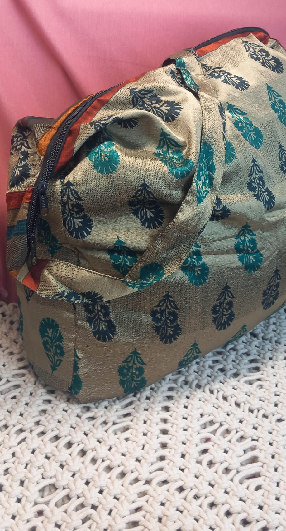 Bolso india 100%artesanía India...Con cremallera.Modelo Brahma.Envío gratis sin pedido mínimo.