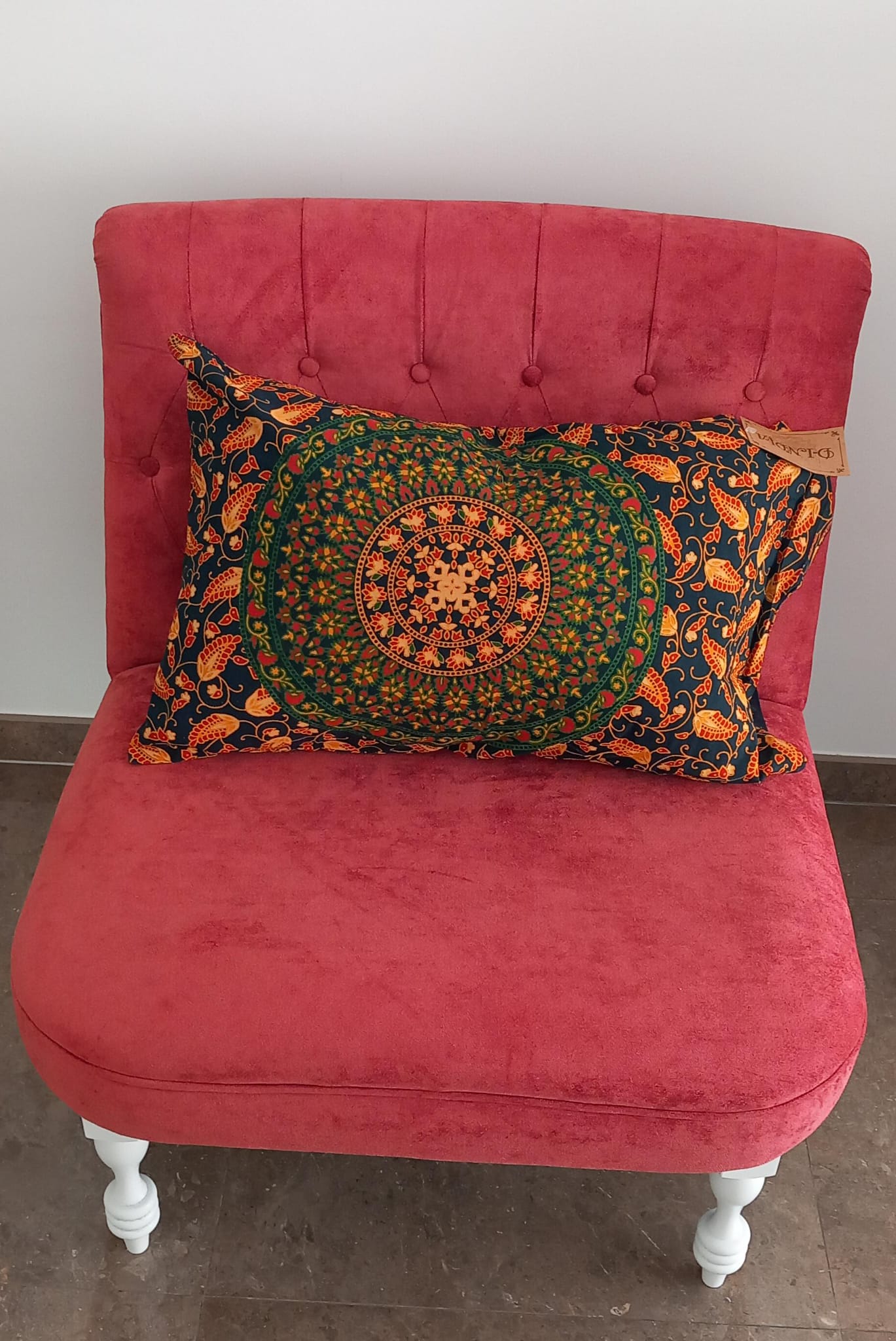 FUNDA DE COJÍN Y/O ALMOHADA MANDALA VERDE SANACIÓN SOBRE FONDO OSCURO CON CACHEMIRA.ENVÍO GRATIS.