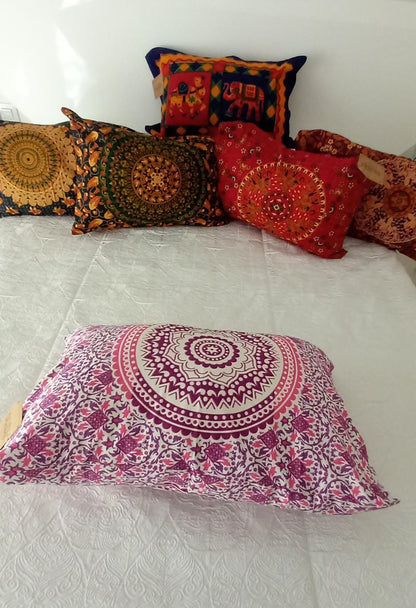 FUNDA DE COJÍN Y/O ALMOHADA. Una pieza textil que llena de vida cualquier rincón.Envío gratis sin pedido mínimo.