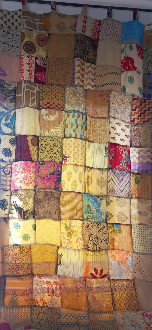 CORTINA CONFECCIONADA REVERSIBLE CON TRABILLAS EN PATCKWORK,PIEZAS VIBRANTES EN COLOR DE LA INDIA.ENVÍO GRATIS.