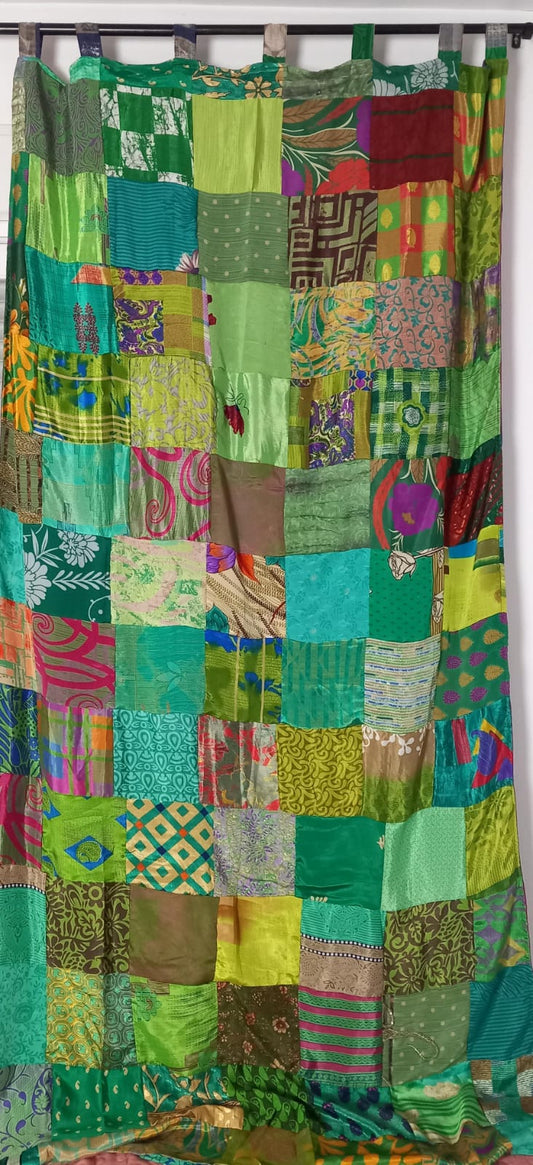 CORTINA CONFECCIONADA REVERSIBLE CON TRABILLAS EN PATCKWORK,PIEZAS VIBRANTES EN COLOR DE LA INDIA.ENVÍO GRATIS.