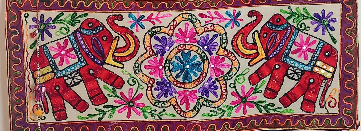 CAMINO DE MESA GORA 35X90 PORQUE SOMOS REFERENTES EN ARTESANÍA ESPECIAL.ENVÍO GRATIS SIN PEDIDO MÍNIMO.