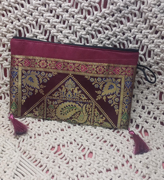 NECESER EN SEDA ELEGANTE IRREPETIBLE Y ESPECIAL. MÁS COLORES EN WEB.ENVÍO GRATIS SIN PEDIDO MÍNIMO.