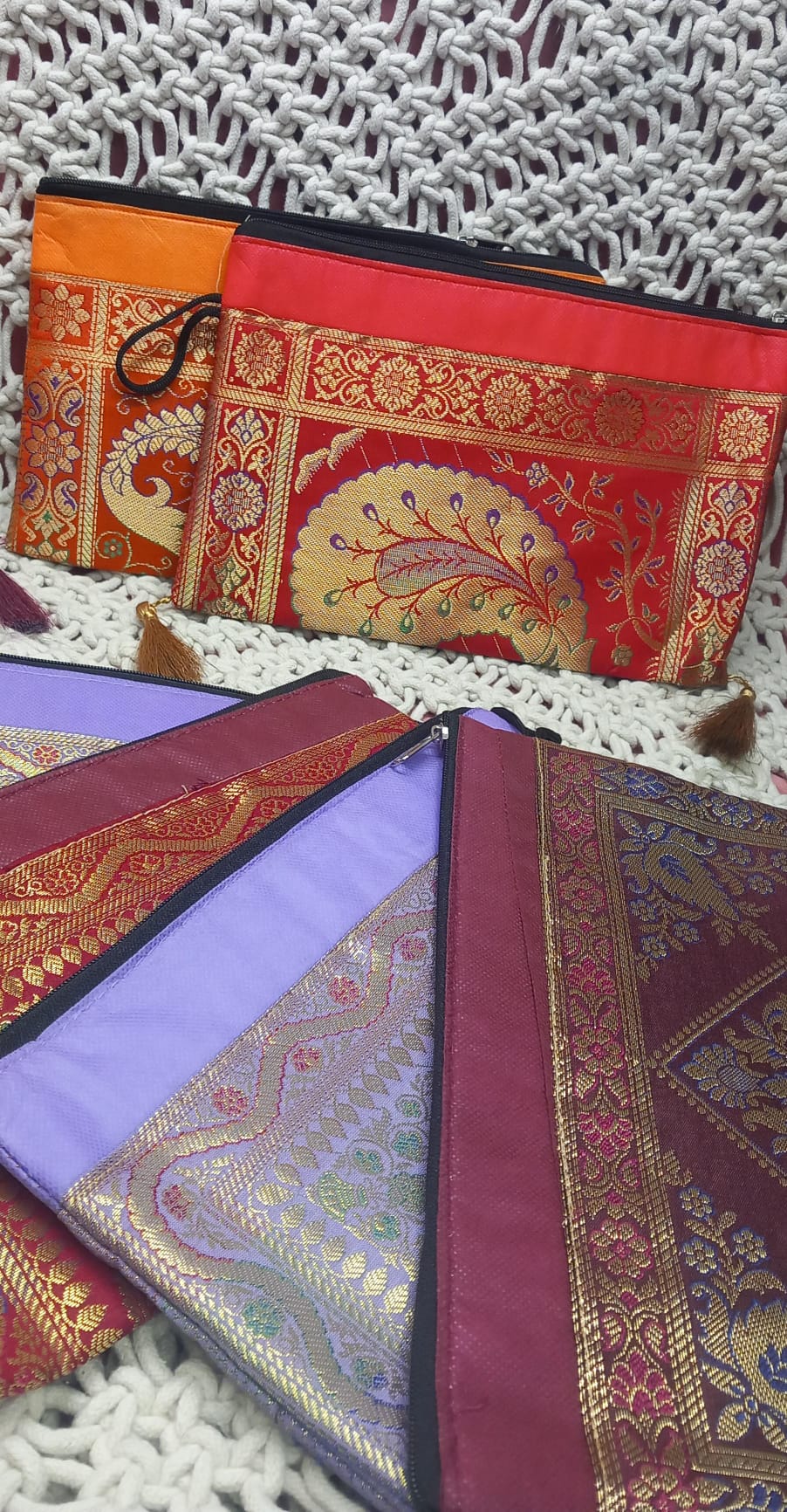 NECESER EN SEDA ELEGANTE IRREPETIBLE Y ESPECIAL. MÁS COLORES EN WEB.ENVÍO GRATIS SIN PEDIDO MÍNIMO.