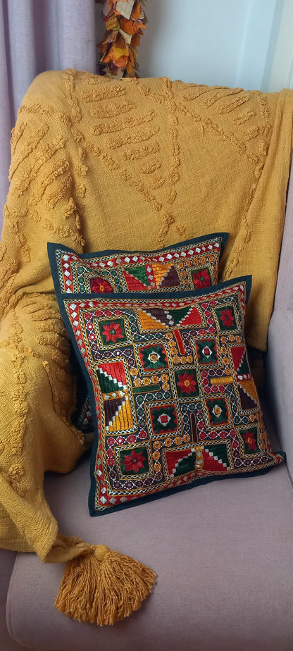 FUNDA DE COJÍN OLD BANJARA 40X40CM PIEZA ÚNICA y EXCLUSIVA LLENA DE HISTORIA.ENVÍO GRATIS SIN PEDIDO MÍNIMO.