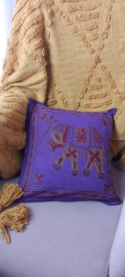FUNDA DE COJÍN ELEFANTE MORADO 40X40CM PORQUE TU HOGAR TAMBIÉN MERECE VESTIR ARTE.ENVÍO  GRATIS SIN PEDIDO MÍNIMO.