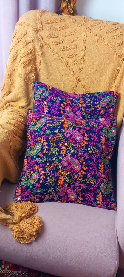 FUNDA DE COJÍN CACHEMIRE AZUL 40X40CM ESENCIA DE INDIA BORADO A MANO CON PERSONALIDAD Y AUTENTICIDAD.ENVÍO GRATIS SIN PEDIDO MÍNIMO.