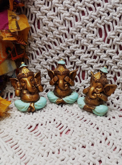 Set de 3 Piezas artesanales de carácter espiritual, ideal para llenar de intención y simbolismo cualquier espacio. Este set de Ganeshas es envío gratis sin pedido mínimo.