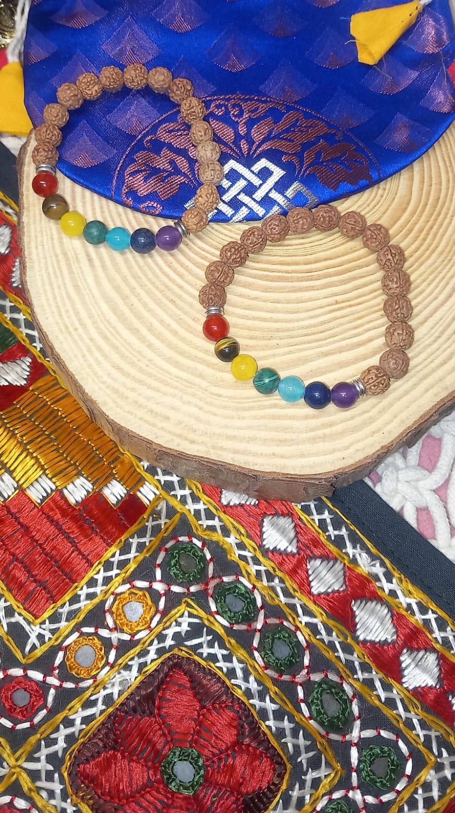 PULSERA MALA RUDRAKSHA CON LOS SIETE CHAKRAS,COMPLEMENTO PARA LUCIR CON ESTILO CONSCIENTE.ENVÍO GRATIS SIN PEDIDO MÍNIMO.