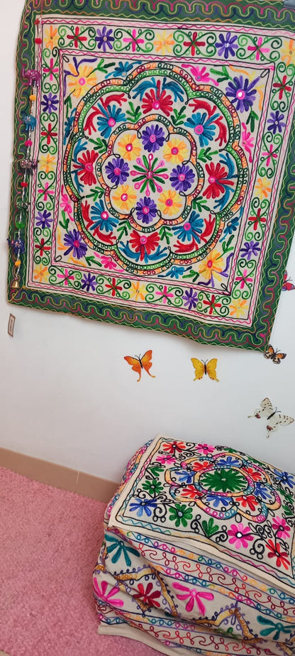 PUFF GORA CUADRADO 50CM HECHO A MANO Y CON ALMA EN INDIA.ENVÍO GRATIS SIN PEDIDO MÍNIMO.