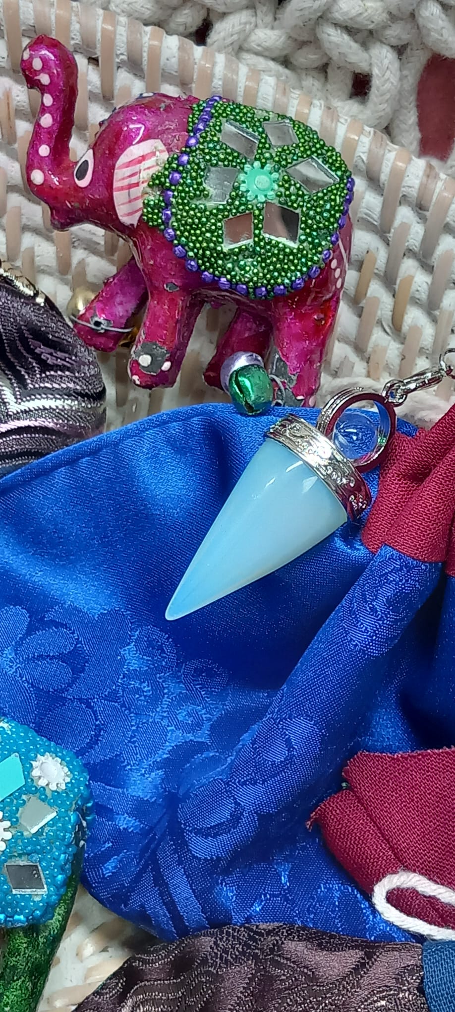 Péndulo LAPIS LAZULI,equilibrio y serenidad. **INCLUYE BOLSA DE NEPAL HECHA A MANO EN LOS HIMALAYAS**ENVÍO GRATIS SIN PEDIDO MÍNIMO.