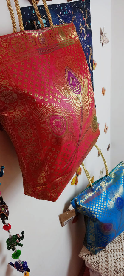 Tote seda saree de primera calidad,artesanía India,envío gratis sin pedido mínimo y precio sin competencia.