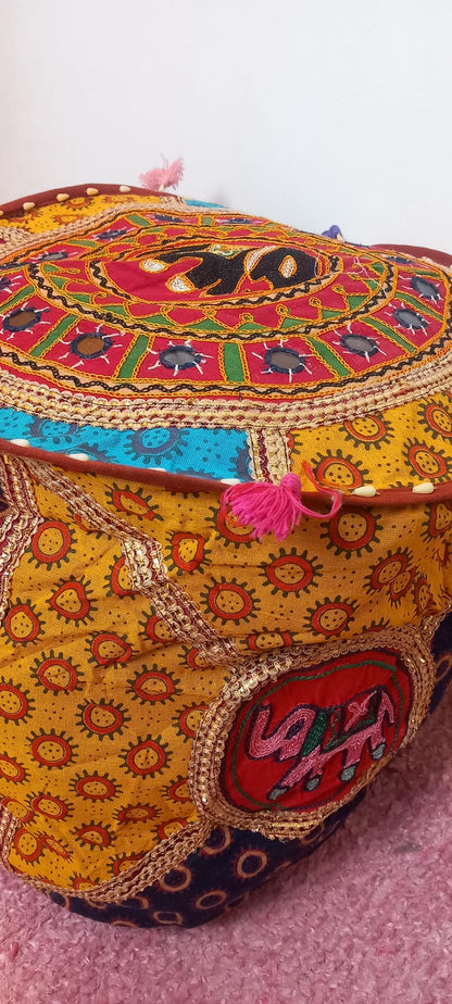 Puff con alma y mucho color en Patchwork Iro redondo 40cm aproximadamente.Envío Gratis sin pedido mínimo.