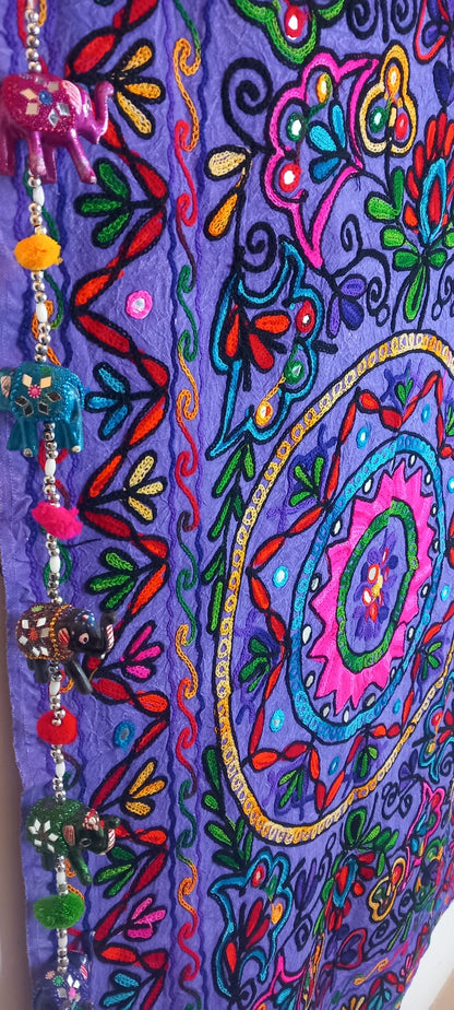 Tapiz Gora Mandala 75x120 bordado,una joya textil con alma bohemía hecha en India.Envío gratis sin pedido sin pedido mínimo.