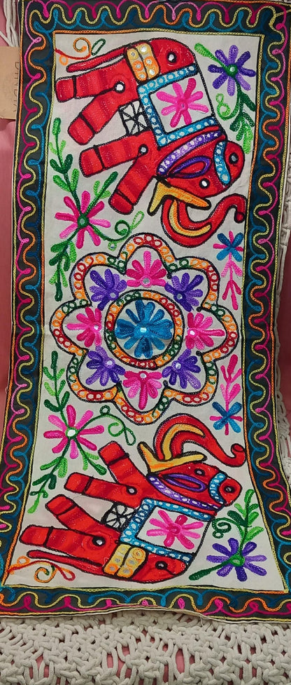 CAMINO DE MESA GORA 35X90 PORQUE SOMOS REFERENTES EN ARTESANÍA ESPECIAL.ENVÍO GRATIS SIN PEDIDO MÍNIMO.