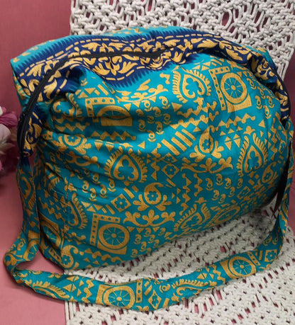 BOLSO CON PEQUEÑA TARA ARTESANAL CON CREMALLERA INDIA AUTÉNTICO CON MÁGICOS COLORES.ENVÍO GRATIS SIN PEDIDO MÍNIMO.