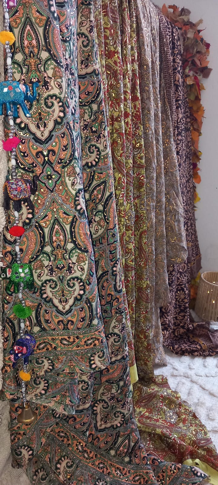 TELAS SEDOSAS SAREE,TESORO TEXTIL LLENO DE HISTORIA Y TRADICIÓN.ENVÍO GRATIS SIN PEDIDO MÍNIMO.