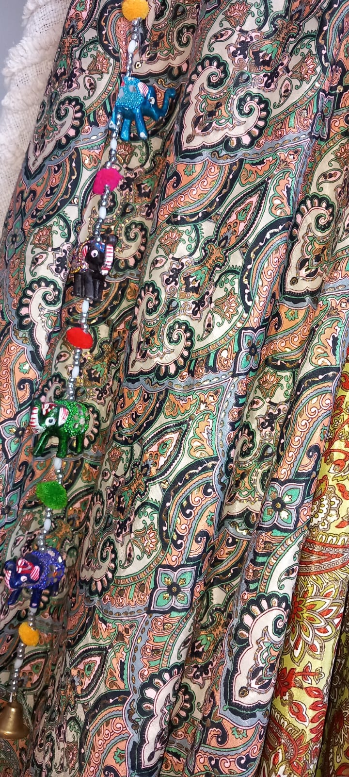 TELAS SEDOSAS SAREE,TESORO TEXTIL LLENO DE HISTORIA Y TRADICIÓN.ENVÍO GRATIS SIN PEDIDO MÍNIMO.