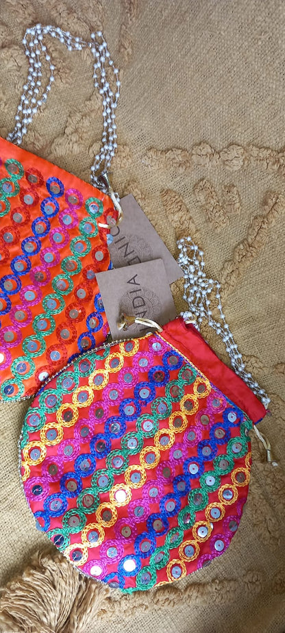 BOMBONERA ESPECIAL ART PRATTI HECHA ARTESANALMENTE EN INDIA.COMPLEMENTO EXCLUSIVO Y DIFERENTE.Varios colores.Precio sin competencia.Envío Gratis.