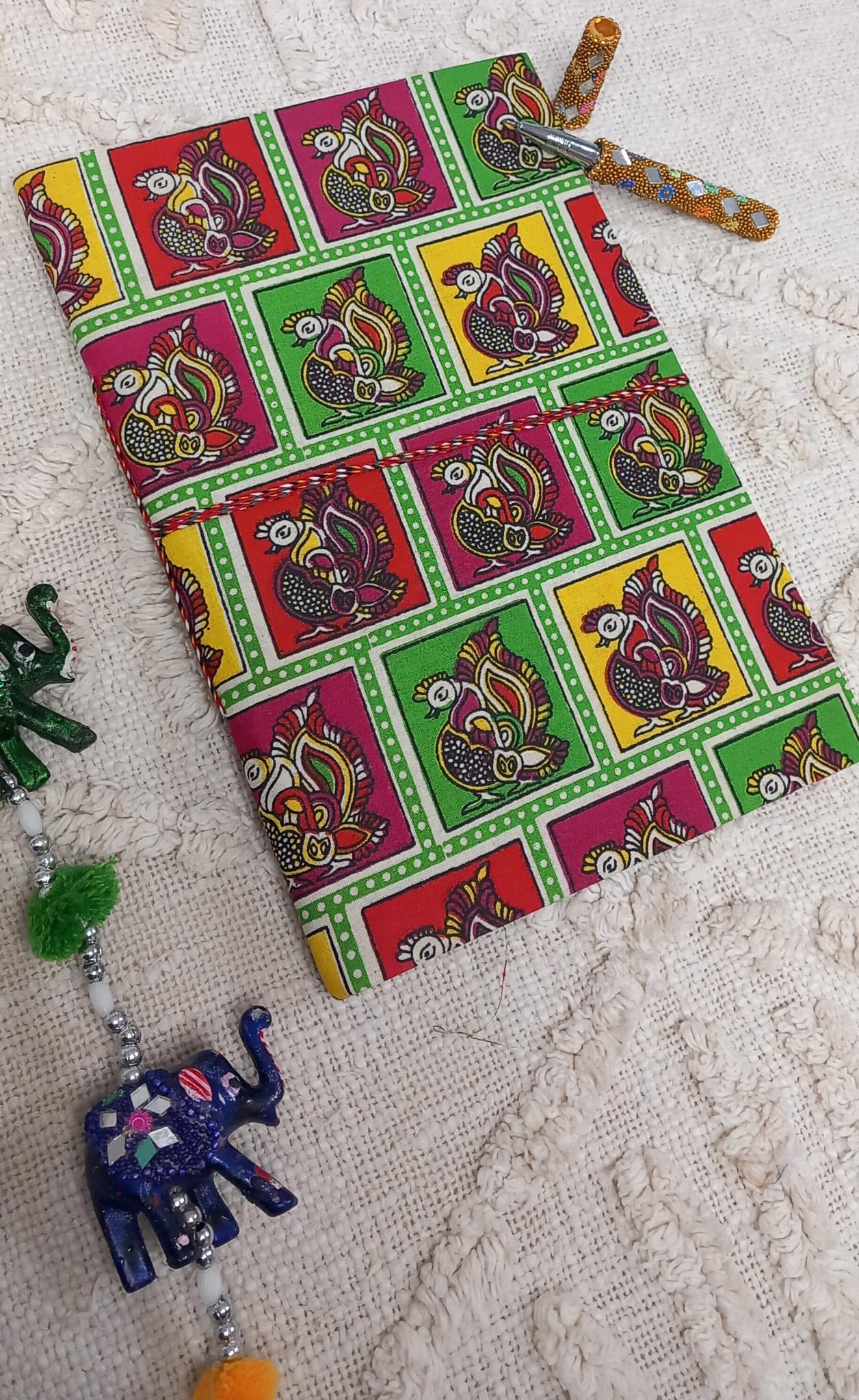 CUADERNO XL 18X25CM UNA PIEZA DE ARTE Y TRADICIÓN.FAISÁN SAGRADO EN INDIA SIMBOLIZANDO EL AMOR Y LA COMPASIÓN.ENVÍO GRATIS SIN PEDIDO MÍNIMO.