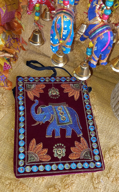 BOLSOS CLUTCH VELVET ACCESORIO ÚNICO Y ARTESANAL,UNA JOYA TEXTIL CON ENVÍO GRATIS SIN PEDIDO MÍNIMO.