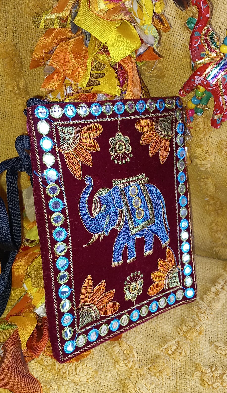 BOLSOS CLUTCH VELVET ACCESORIO ÚNICO Y ARTESANAL,UNA JOYA TEXTIL CON ENVÍO GRATIS SIN PEDIDO MÍNIMO.