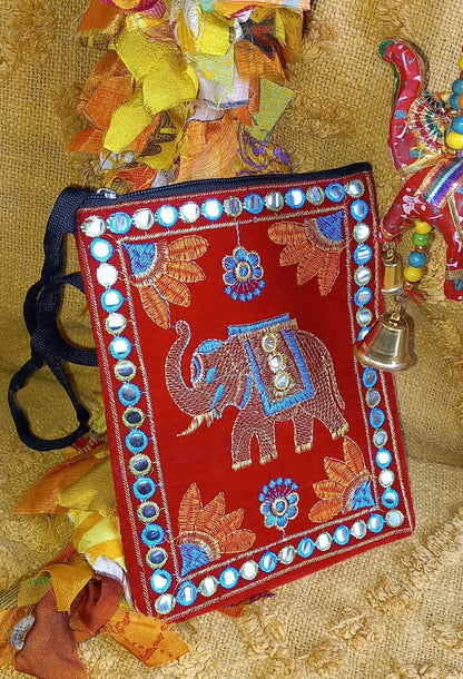 BOLSOS CLUTCH VELVET ACCESORIO ÚNICO Y ARTESANAL,UNA JOYA TEXTIL CON ENVÍO GRATIS SIN PEDIDO MÍNIMO.