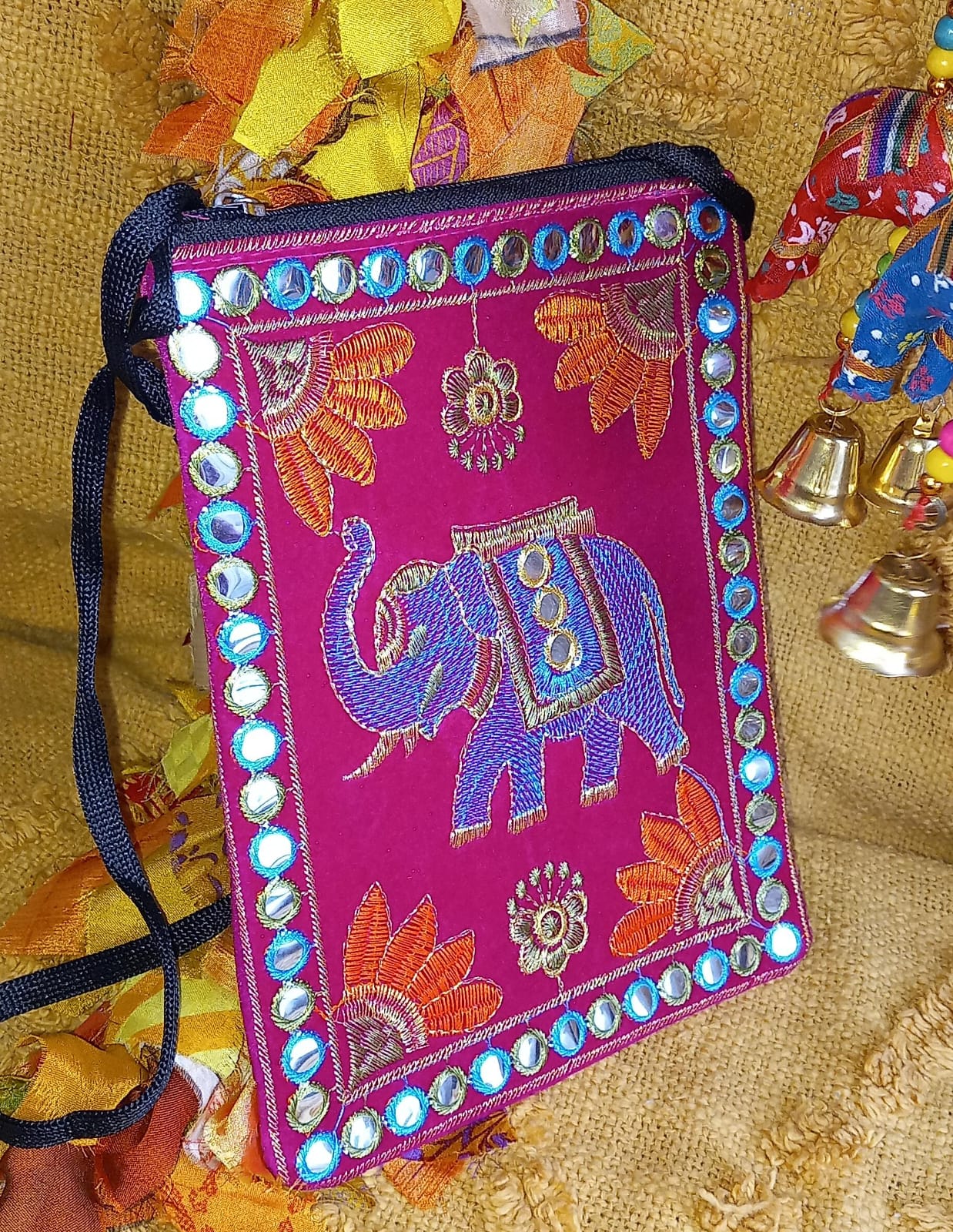 BOLSOS CLUTCH VELVET ACCESORIO ÚNICO Y ARTESANAL,UNA JOYA TEXTIL CON ENVÍO GRATIS SIN PEDIDO MÍNIMO.