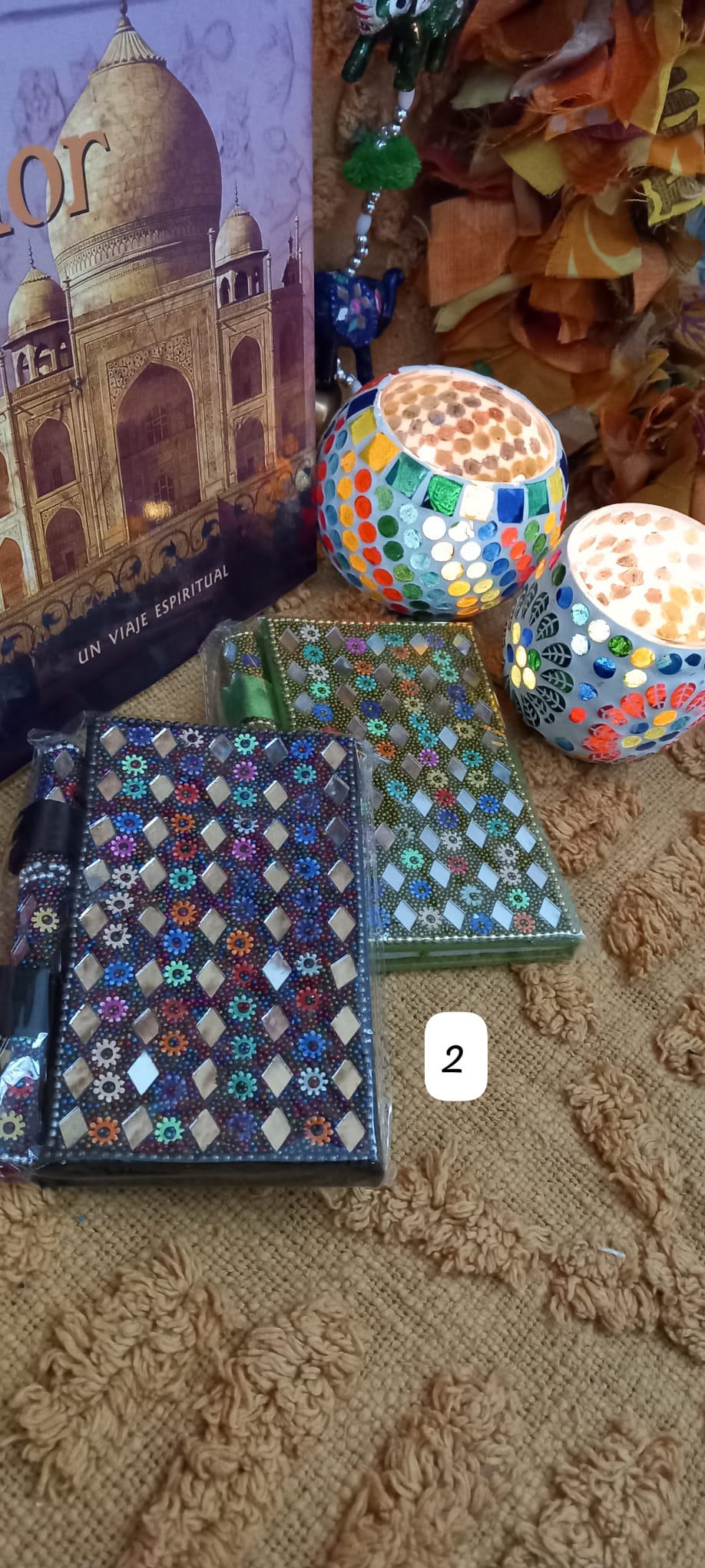 2 LIBRETAS Y 2 BOLIS SET IMPRENSCINDIBLE HECHO A MANO EN INDIA**EL PRECIO DE 9.99€ ES POR 2 SET DE LIBRETA Y BOLI. EN TOTAL POR 9.99€ RECIBIRÁ 2 LIBRETAS Y SUS 2 BOLIS**