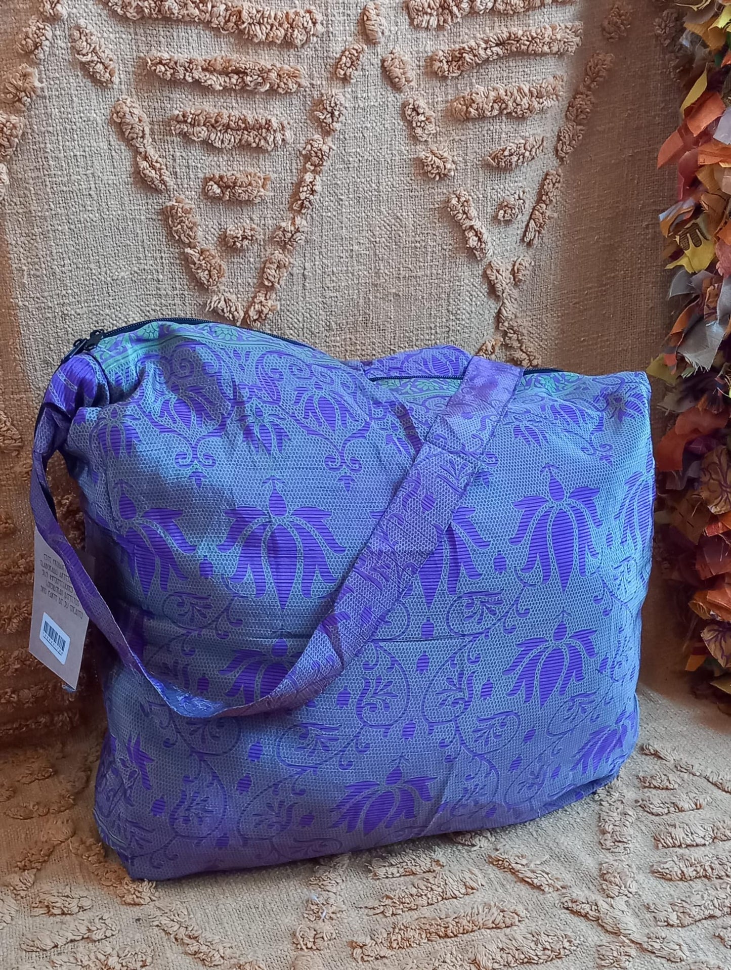 BOLSO SEDA CON CREMALLERA,AUTÉNTICA ARTESANÍA INDIA CON MÁGICOS COLORES.ENVÍO GRATIS SIN PEDIDO MÍNIMO.