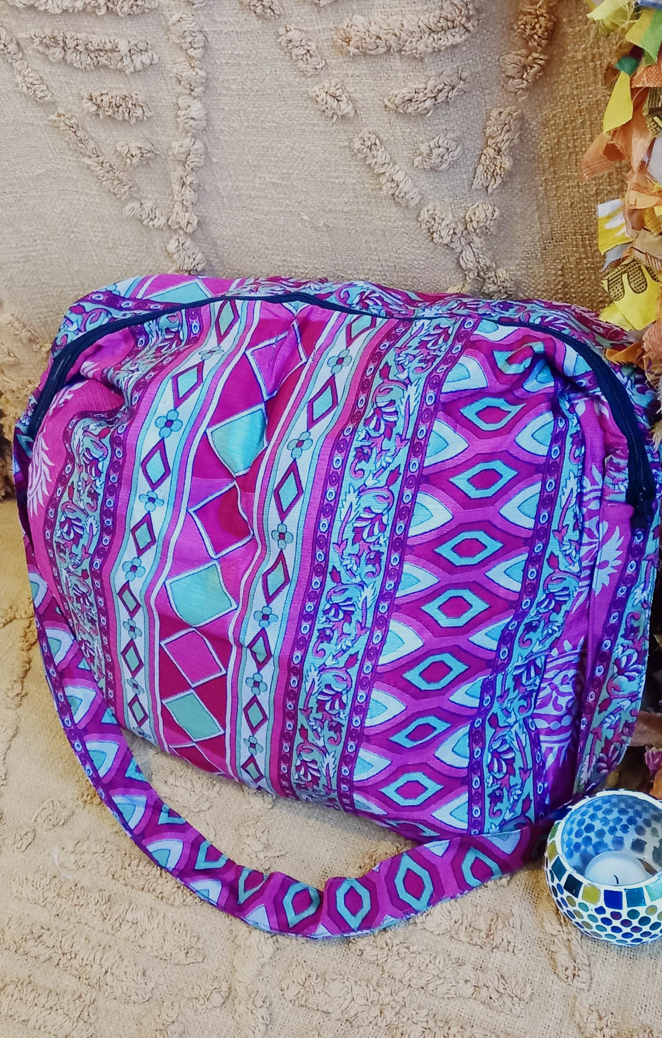 BOLSO SEDA CON CREMALLERA,AUTÉNTICA ARTESANÍA INDIA CON MÁGICOS COLORES.ENVÍO GRATIS SIN PEDIDO MÍNIMO.