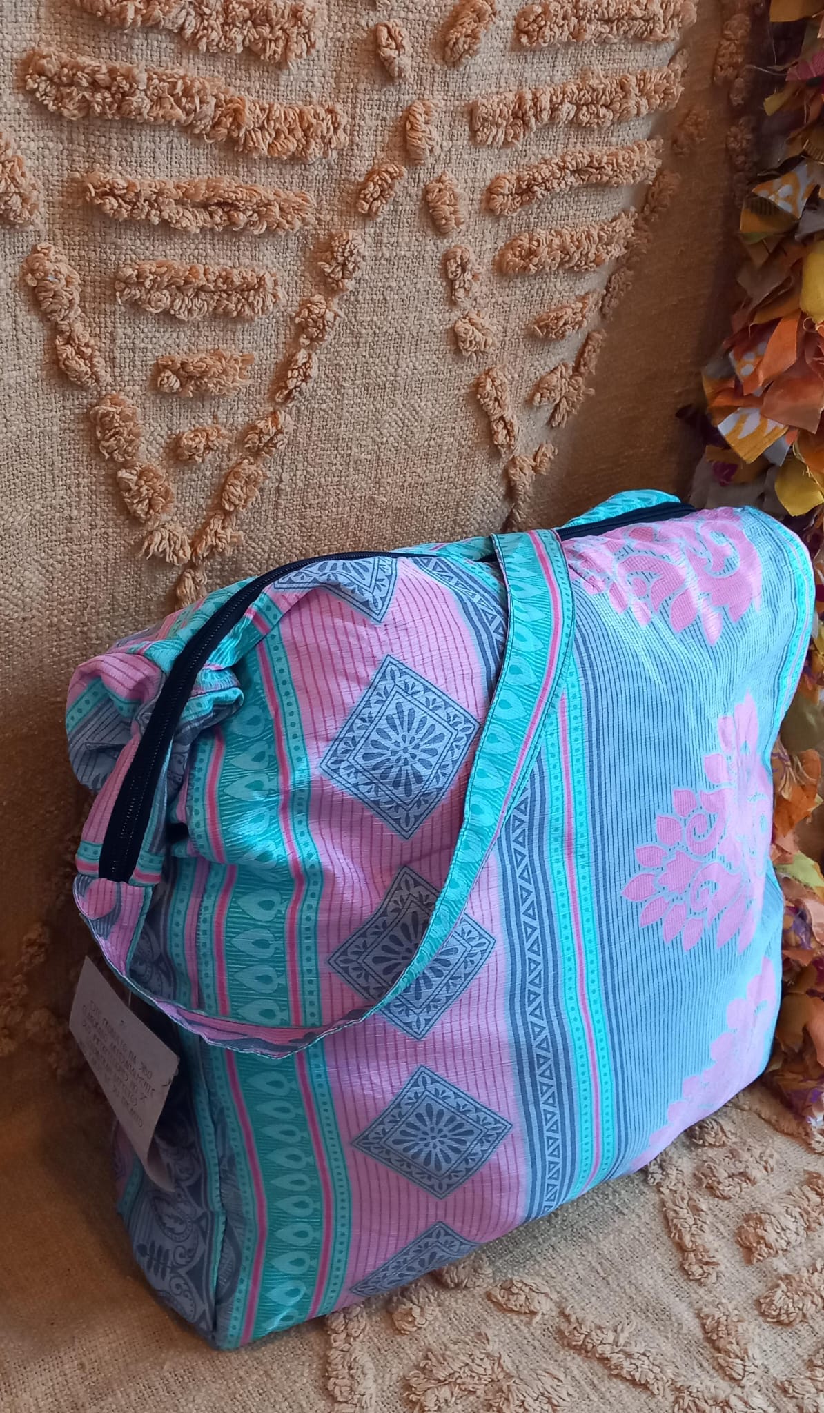 BOLSO SEDA CON CREMALLERA,AUTÉNTICA ARTESANÍA INDIA CON MÁGICOS COLORES.ENVÍO GRATIS SIN PEDIDO MÍNIMO.