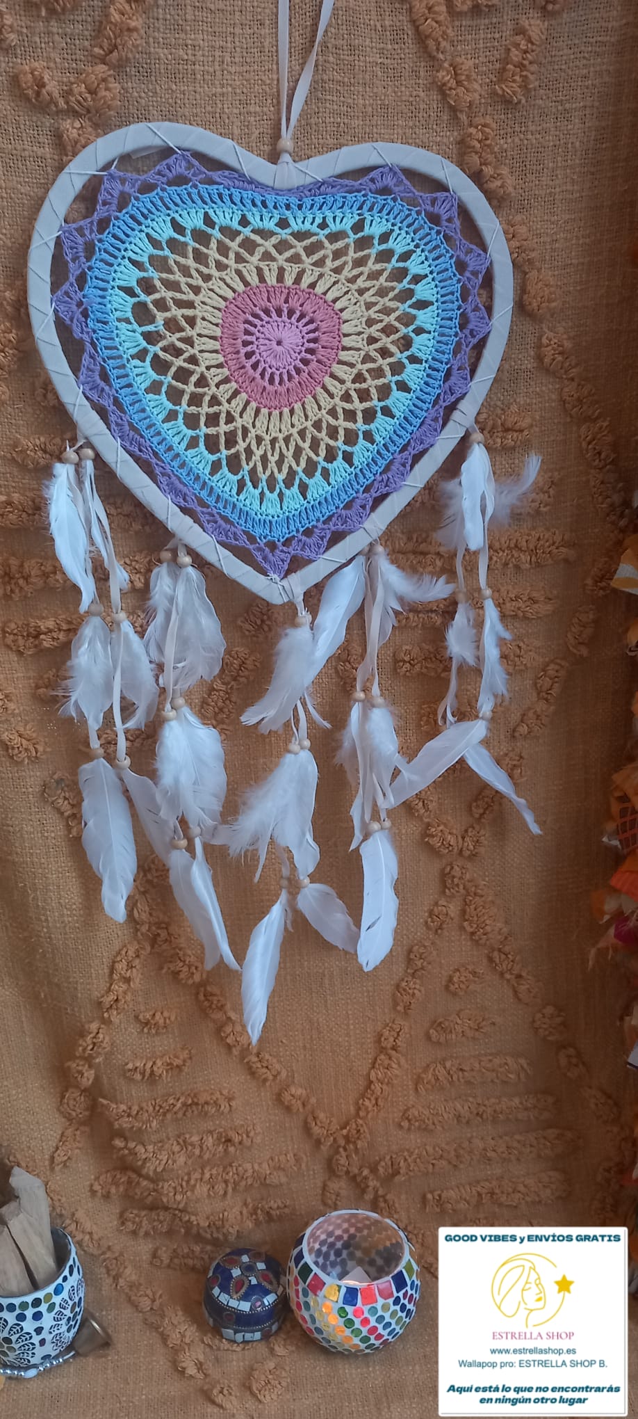Atrapasueños de crochet plumas y algodón multicolor dulce.Envío Gratis. Precio sin competencia.