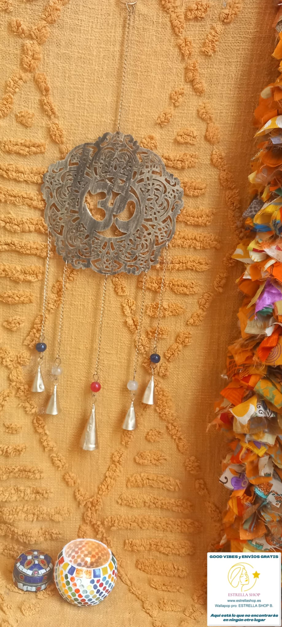 DECORACIÓN CON SIMBOLISMO Y BELLEZA ARTESANAL.COLGADOR METÁLICO MANTRA OM.ENVÍO GRATIS SIN PEDIDO MÍNIMO.