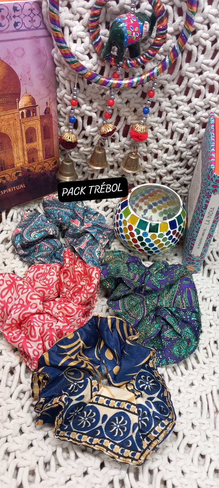Scrunchie,coleteros y coleteros que se usan como pulseras.Pack de 4 a 9.90€ y envío gratis.