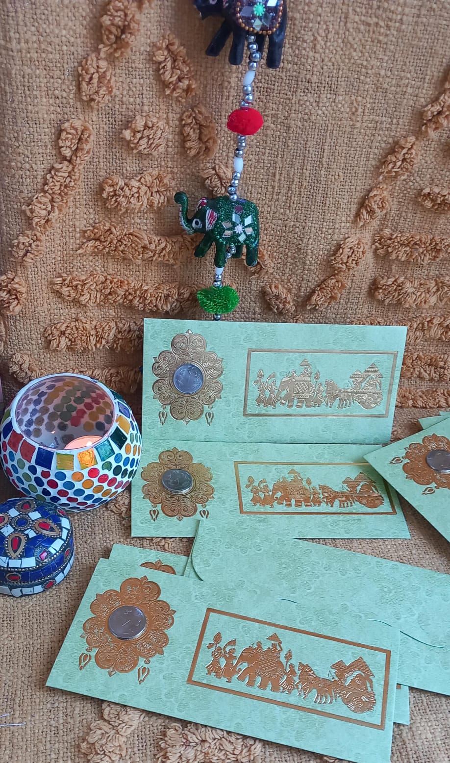 PACK DE 4 SOBRES MUY ESPECIALES ARTESANALMENTE ELABORADOS EN LA INDIA,AUTÉNTICOS TESOROS DE GRAN BELLEZA.ENVÍO GRATIS SIN PEDIDO MÍNIMO.