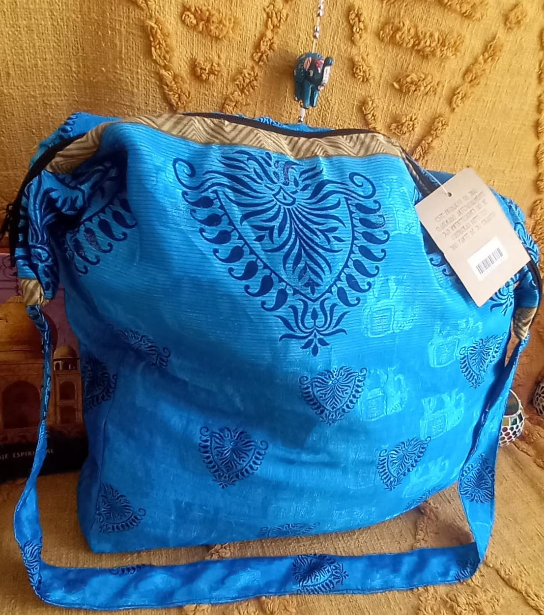 BOLSO SEDA CON CREMALLERA,AUTÉNTICA ARTESANÍA INDIA CON MÁGICOS COLORES.ENVÍO GRATIS SIN PEDIDO MÍNIMO.