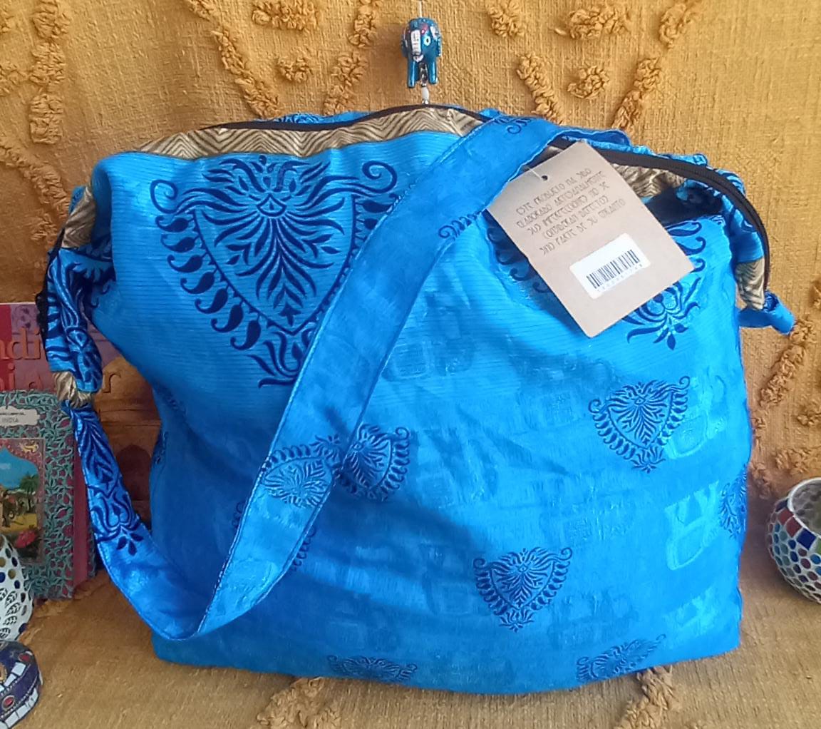BOLSO SEDA CON CREMALLERA,AUTÉNTICA ARTESANÍA INDIA CON MÁGICOS COLORES.ENVÍO GRATIS SIN PEDIDO MÍNIMO.
