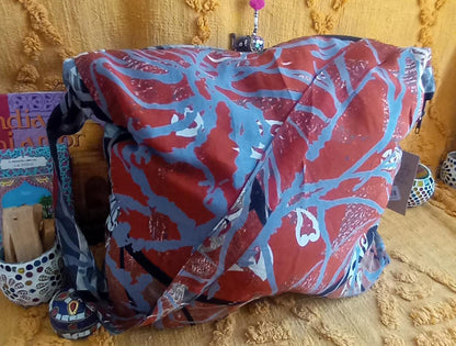 BOLSO SEDA DOBLE CARA CON CREMALLERA,AUTÉNTICA ARTESANÍA INDIA CON MÁGICOS COLORES.ENVÍO GRATIS SIN PEDIDO MÍNIMO.