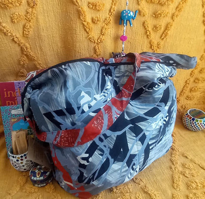 BOLSO SEDA DOBLE CARA CON CREMALLERA,AUTÉNTICA ARTESANÍA INDIA CON MÁGICOS COLORES.ENVÍO GRATIS SIN PEDIDO MÍNIMO.