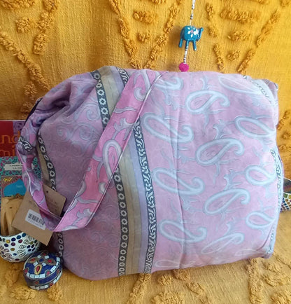 BOLSO SEDA CON CREMALLERA,AUTÉNTICA ARTESANÍA INDIA CON MÁGICOS COLORES.ENVÍO GRATIS SIN PEDIDO MÍNIMO.